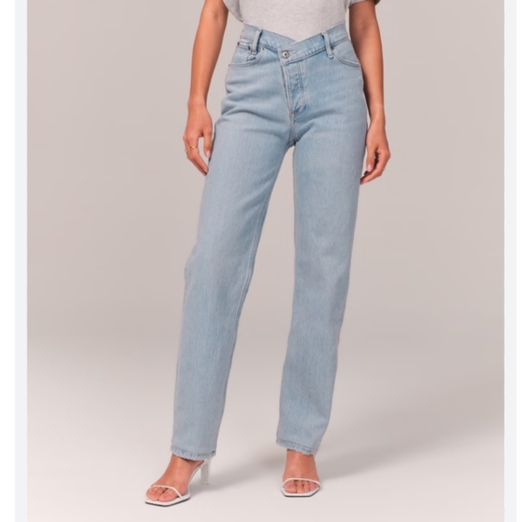 Abercrombie & Fitch Denim - Abercrombie And Fitch The Dad High Rise Straight Leg Jeans Asymmetric Size 27/4